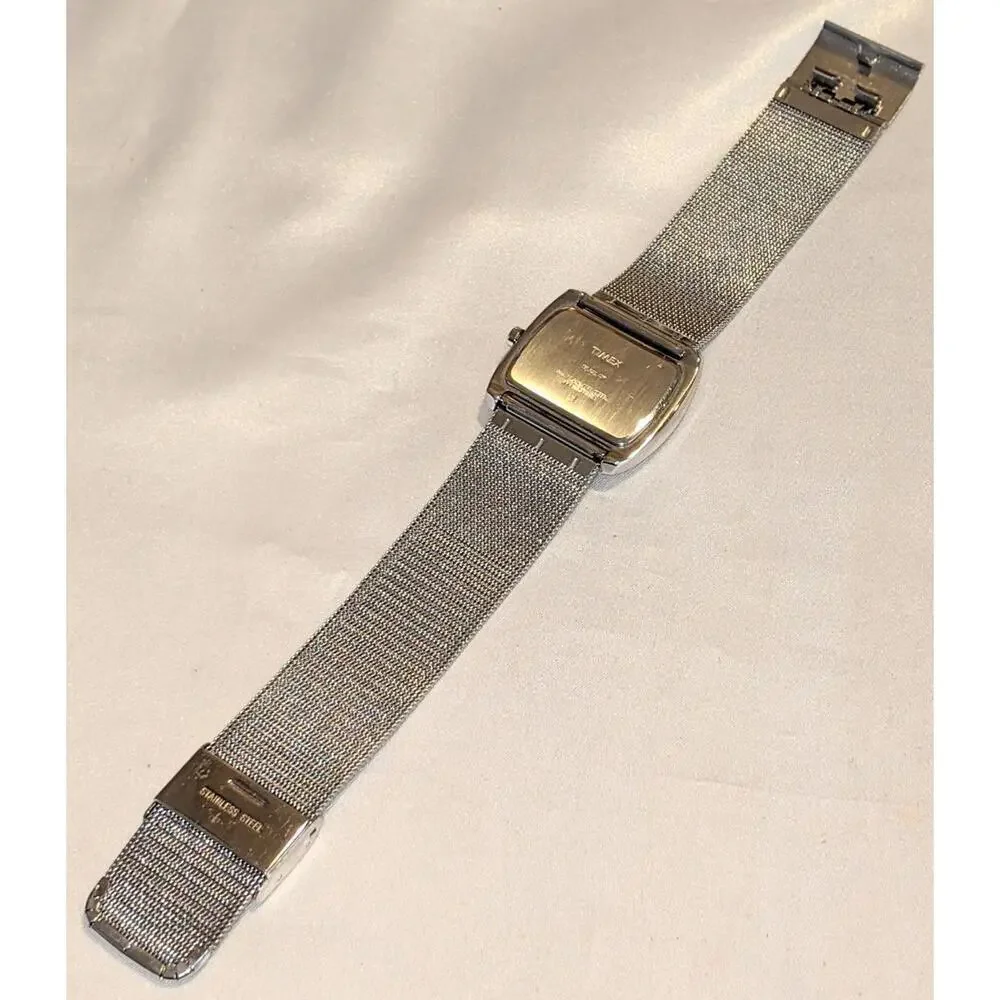 Vintage Women's Timex Easy Reader Quartz Watch 33mm Stainless Steel Mesh Strap